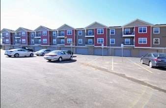 Kenwood on 5th Apartments in Minot, ND - Building Photo - Building Photo