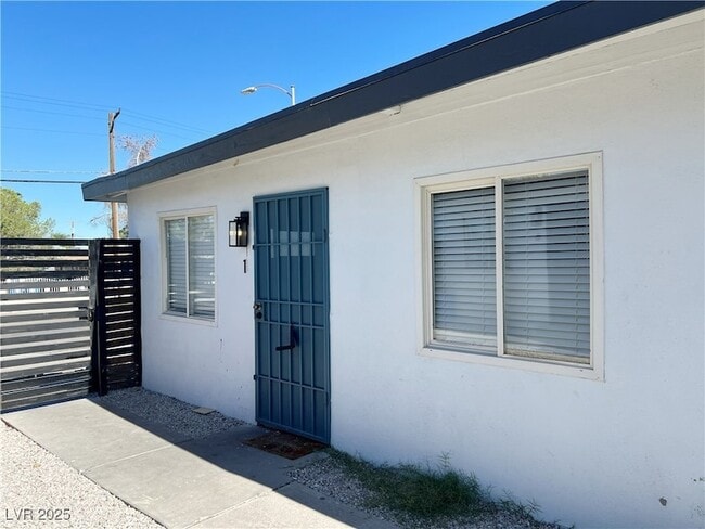 2030 Sunrise Ave in Las Vegas, NV - Foto de edificio - Building Photo