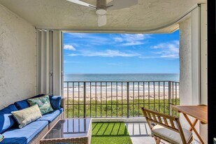 9400 S Ocean Dr, Unit 405 in Jensen Beach, FL - Building Photo