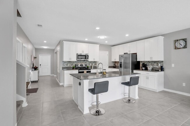 1137 Sand Trap Ct in Daytona Beach, FL - Foto de edificio - Building Photo