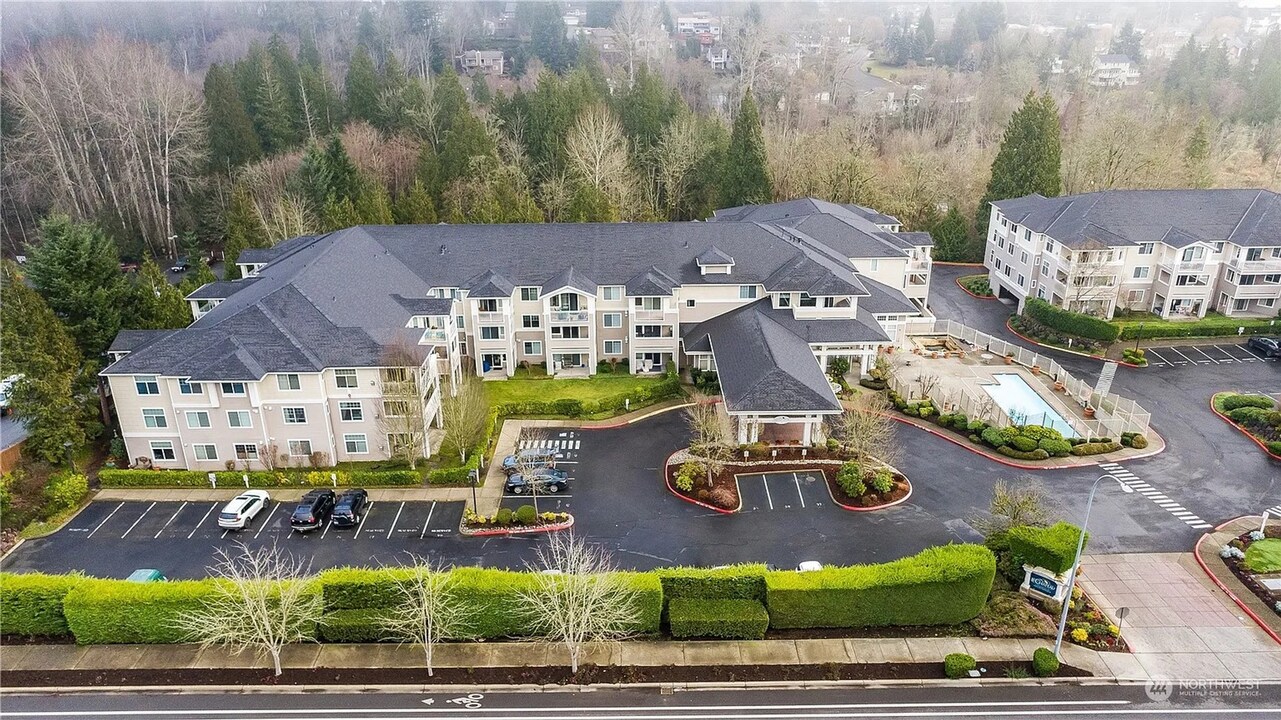 2220 132nd Ave SE in Bellevue, WA - Building Photo