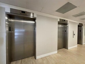 1865 79th Street Causeway, Unit 2L in North Bay Village, FL - Foto de edificio - Building Photo