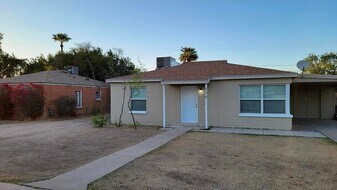 730 E 1st St in Mesa, AZ - Building Photo