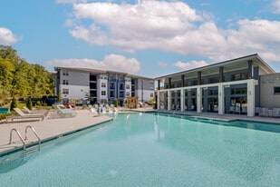 Willows at the University in Charlotte, NC - Building Photo