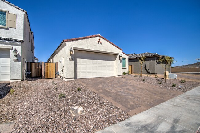 5618 W Top Hand Trl in Laveen, AZ - Foto de edificio - Building Photo