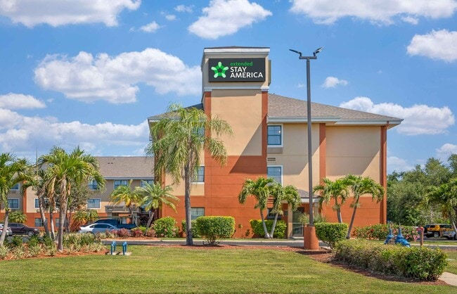 Furnished Studio-St. Petersburg - Clearwater - Executive Dr.
