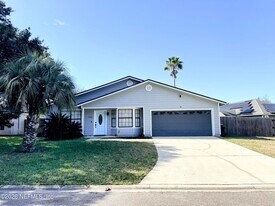 7748 Pepper Cir E in Jacksonville, FL - Building Photo