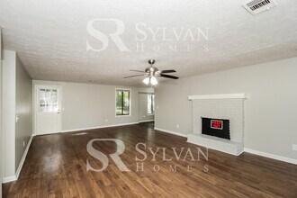 2085 Swan Ct in Riverdale, GA - Building Photo - Building Photo