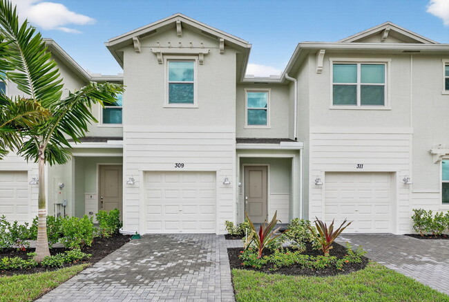 property at 309 SE Crossoak Ln