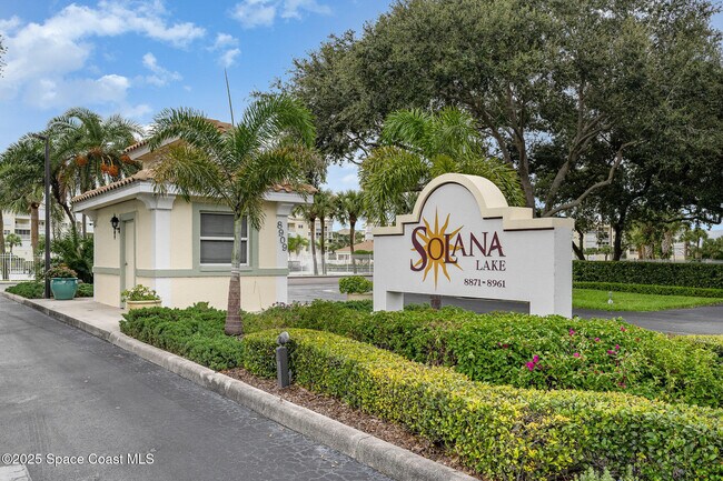 8871 Lake Dr in Cape Canaveral, FL - Building Photo - Building Photo