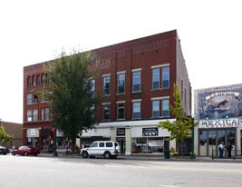 219 2nd St in Marietta, OH - Building Photo