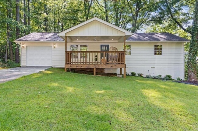 property at 2856 Bay Leaf Dr SE