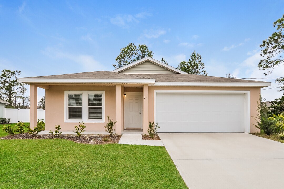 20 Pennsylvania Ln in Palm Coast, FL - Building Photo