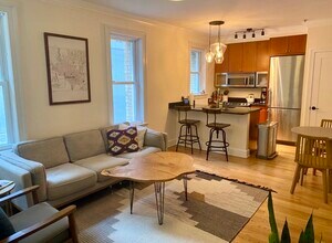 1121 24th St NW, Unit 105 in Washington, DC - Building Photo - Building Photo