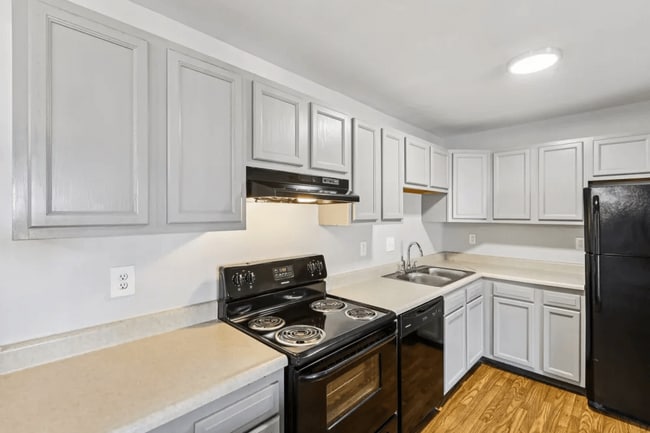 Brookwood Apartments in Indianapolis, IN - Building Photo - Building Photo