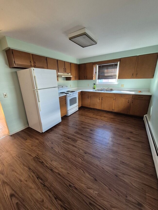 property at 226 E Chestnut St