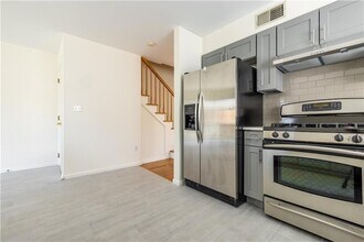 170 Harrison Ave, Unit Left in Harrison, NY - Building Photo - Building Photo