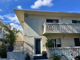 944 Meridian Ave in Miami Beach, FL - Building Photo