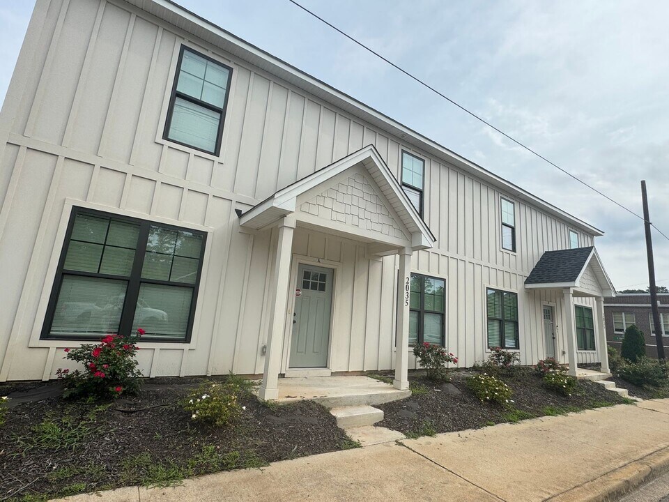 2035 Rosewood Dr in Columbia, SC - Building Photo
