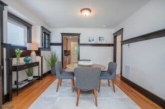21 Claremont Ave in Montclair, NJ - Foto de edificio - Building Photo