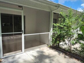 2912 Westmoreland Ct, Unit Veterans Villas in New Port Richey, FL - Building Photo - Building Photo