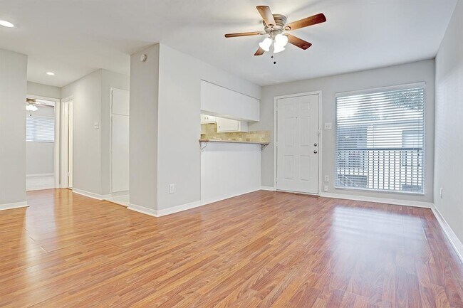 3414 Garrott St-Unit -5 in Houston, TX - Building Photo - Building Photo