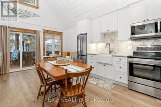 30 29th St N in Wasaga Beach, ON - Building Photo - Building Photo