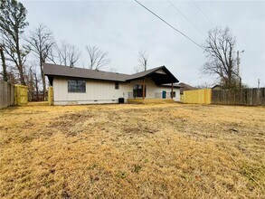 1304 NW 10th St in Bentonville, AR - Building Photo - Building Photo