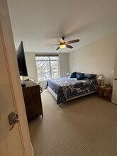 190 Harbor Sq Loop NE, Unit C325 in Bainbridge Island, WA - Foto de edificio - Building Photo