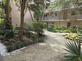 13020 SW 92nd Ave in Miami, FL - Building Photo