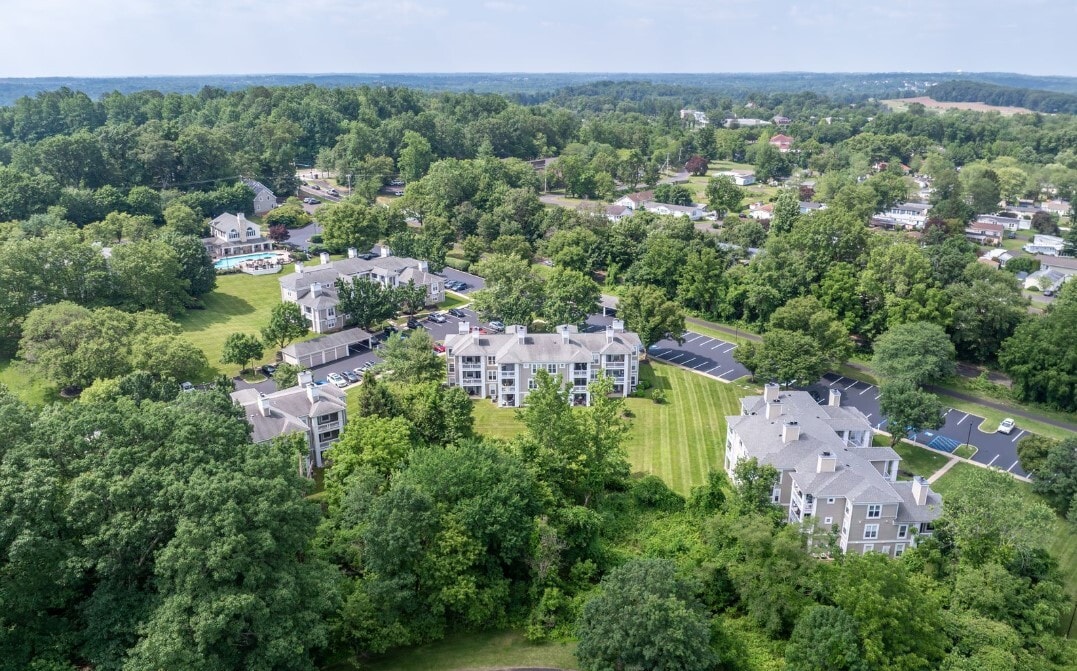 Stonington Farm in Doylestown, PA - Foto de edificio