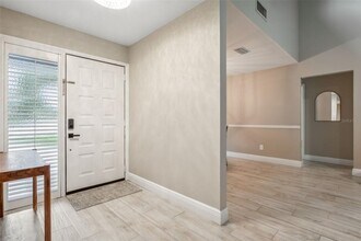 4401 Summer Oak Dr in Tampa, FL - Building Photo - Building Photo