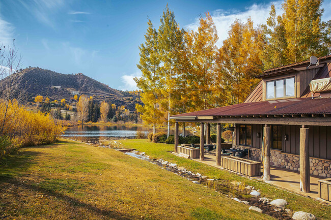 1900-1902 Snowmass Creek Rd in Snowmass, CO - Building Photo - Building Photo