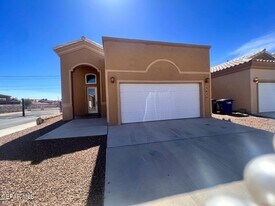 3630 Grand Bahamas Dr in El Paso, TX - Building Photo