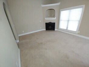 2000 Rossburg Pl in Calera, AL - Building Photo - Building Photo