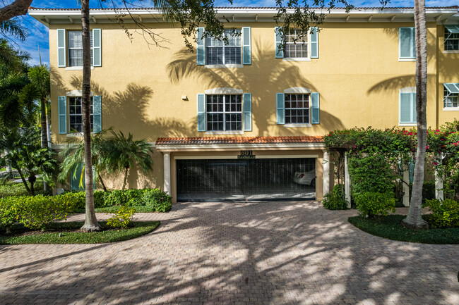 601 7th Ave S in Naples, FL - Building Photo - Building Photo