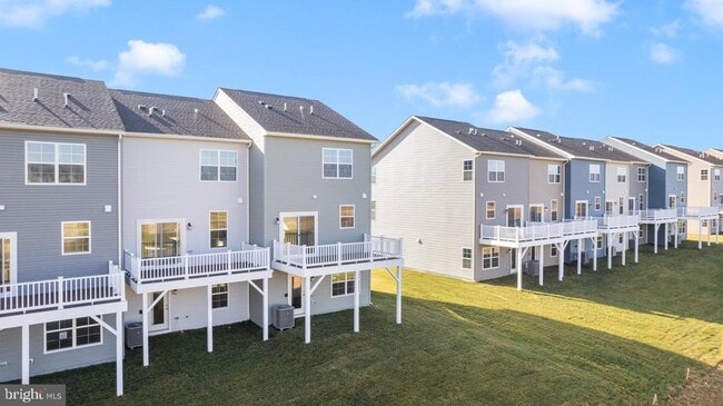 569 Seeback Dr in Charles Town, WV - Building Photo - Building Photo