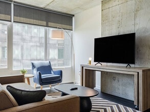 1550 NW Naito Pkwy in Portland, OR - Building Photo - Building Photo