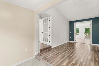 85 Mast Rd in Manchester, NH - Building Photo - Building Photo