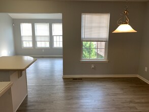 1082 Sparrow Way in Breinigsville, PA - Building Photo - Building Photo