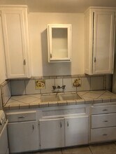 875 N Hoover St, Unit 875 in Los Angeles, CA - Foto de edificio - Building Photo