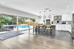 2197 NE 61st Ct in Fort Lauderdale, FL - Building Photo