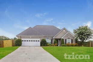 1801 Fawn Ct in Statham, GA - Building Photo