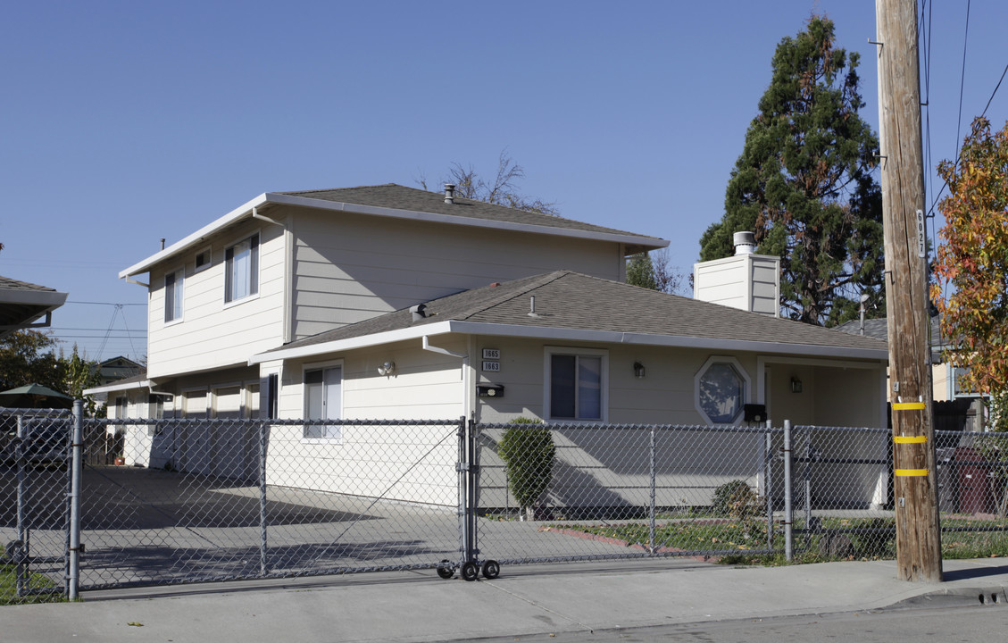 1663 Thrush St in San Leandro, CA - Building Photo