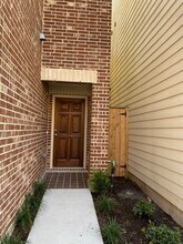 11604 Main Cypress Dr in Houston, TX - Foto de edificio - Building Photo