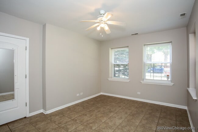 4941 N St Louis Ave in Chicago, IL - Building Photo - Building Photo