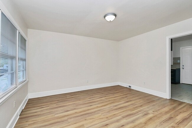 3406 June Dr in Charlotte, NC - Foto de edificio - Building Photo