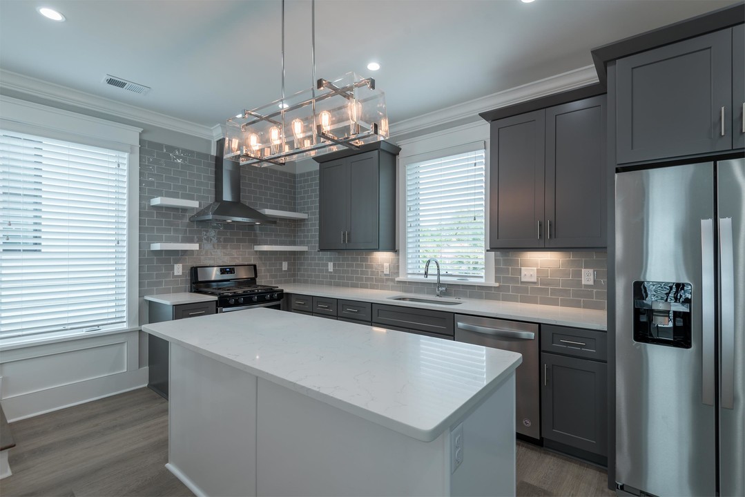 4 Sanctuary Ct-Unit -4-301 in Charleston, SC - Foto de edificio