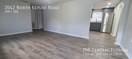 2042 N Kepler Rd in DeLand, FL - Foto de edificio - Building Photo