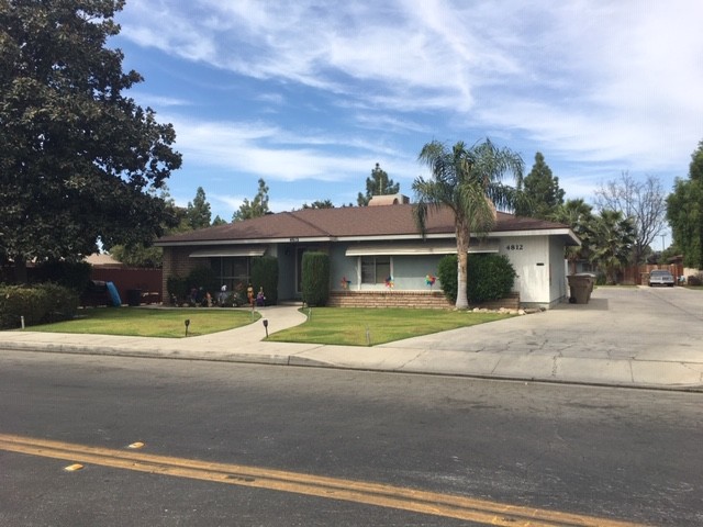 4812 Summertree Ln in Bakersfield, CA - Building Photo - Building Photo